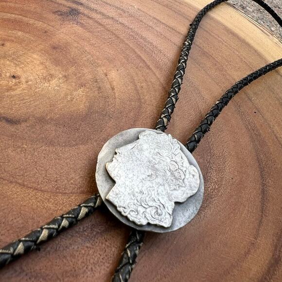 Siskiyiu USA Oregon 1989 Morgan Silver Dollar Western Genuine Leather Bolo Tie - Picture 8 of 10
